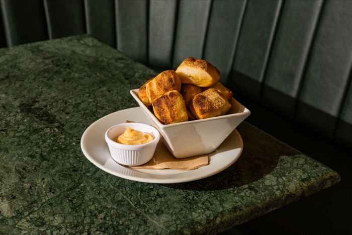 Rakuda - Deliveroo - photography by Peaches Media