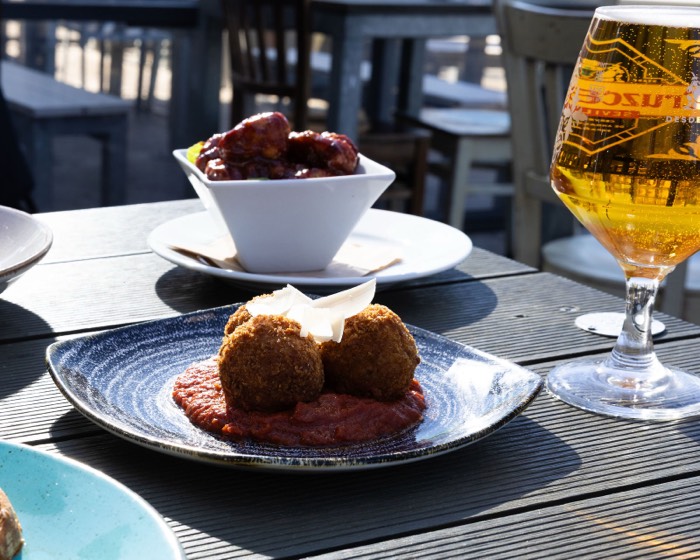 Rakuda - Outside - New Menu - photography by Peaches Media
